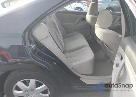 2010 Toyota Camry Le z USA, uszkodzony, nr VIN 4T4BF3EK2AR065351